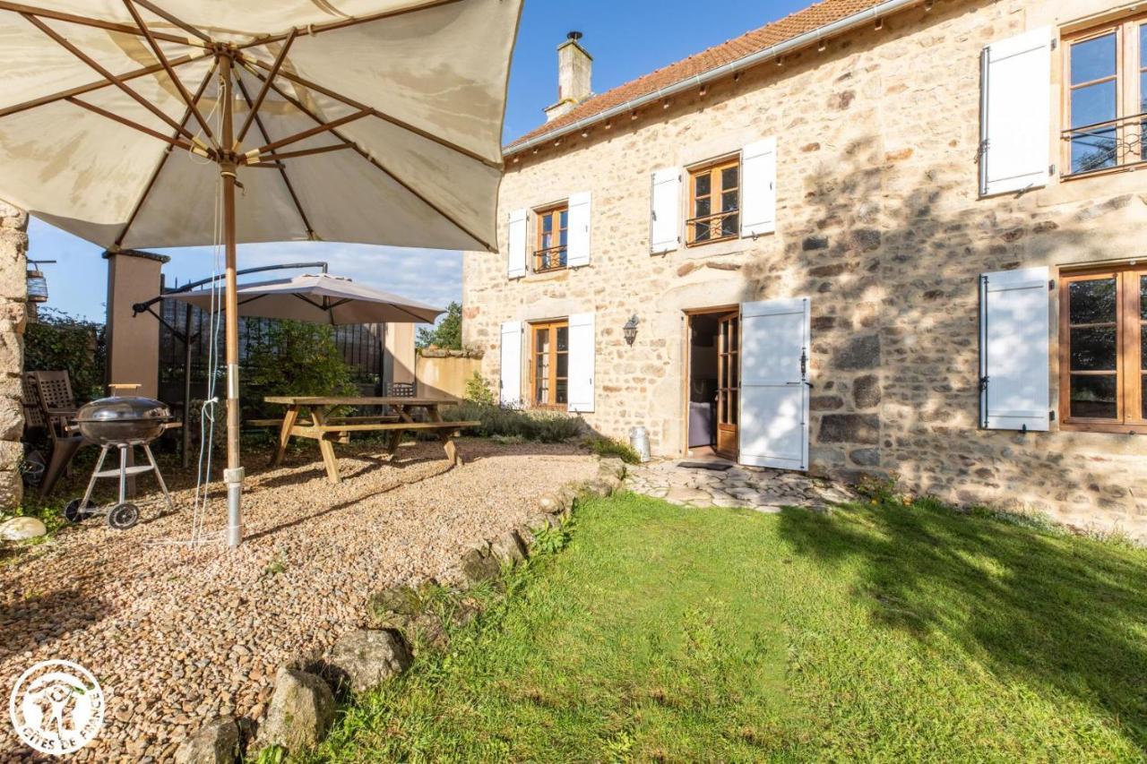 Aux 2 Puys - Gîte Le Lemptégy Saint-Priest-des-Champs Kültér fotó