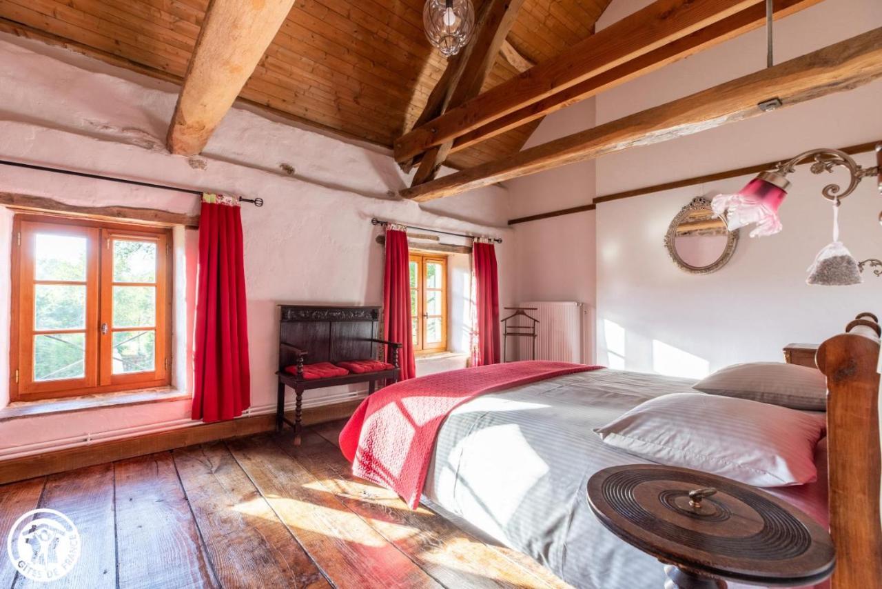 Aux 2 Puys - Gîte Le Lemptégy Saint-Priest-des-Champs Kültér fotó