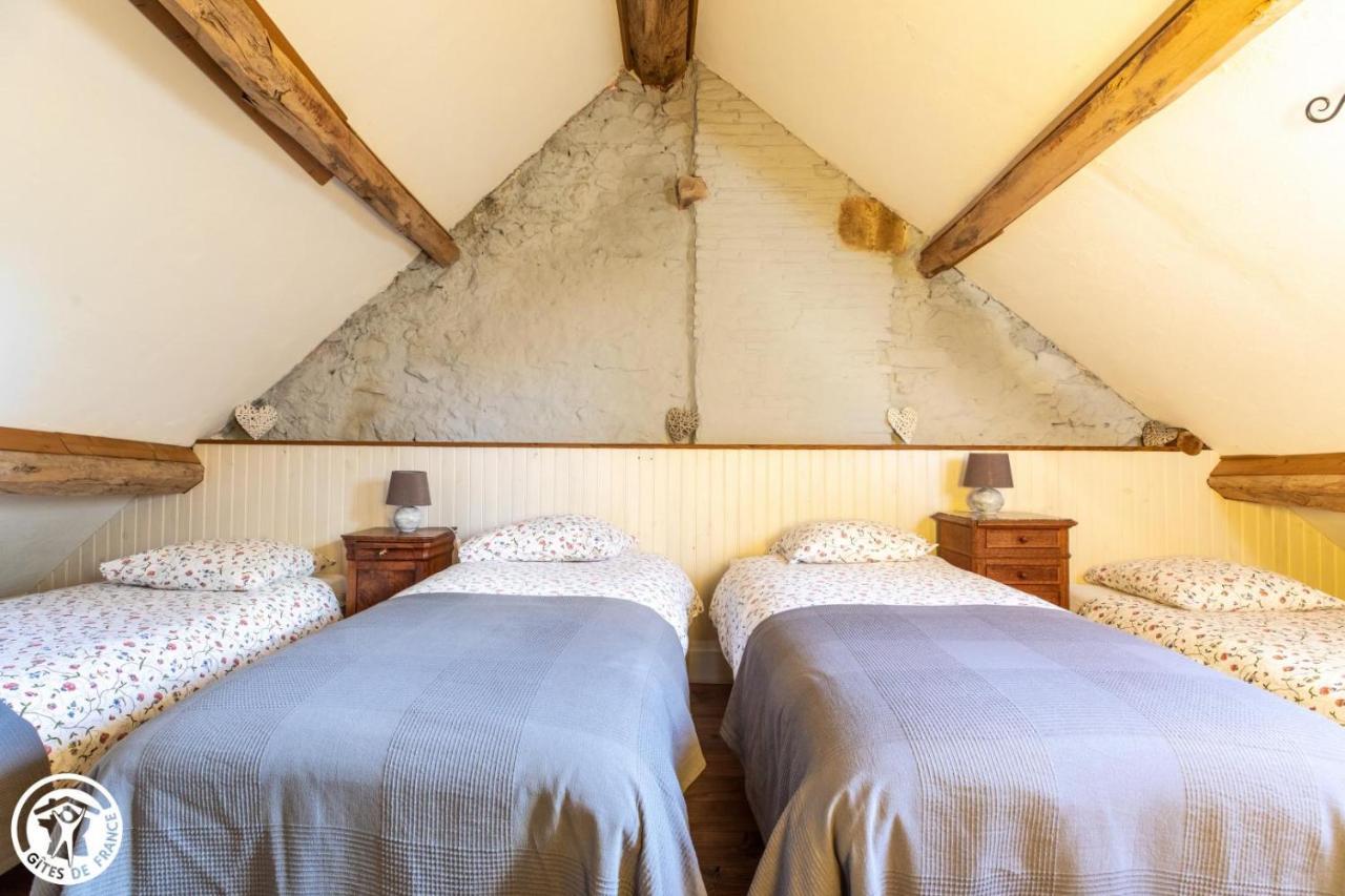 Aux 2 Puys - Gîte Le Lemptégy Saint-Priest-des-Champs Kültér fotó