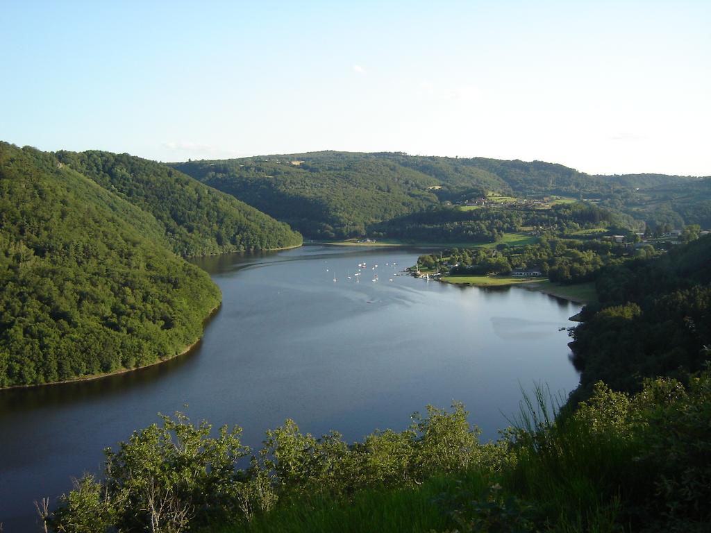 Aux 2 Puys - Gîte Le Lemptégy Saint-Priest-des-Champs Kültér fotó